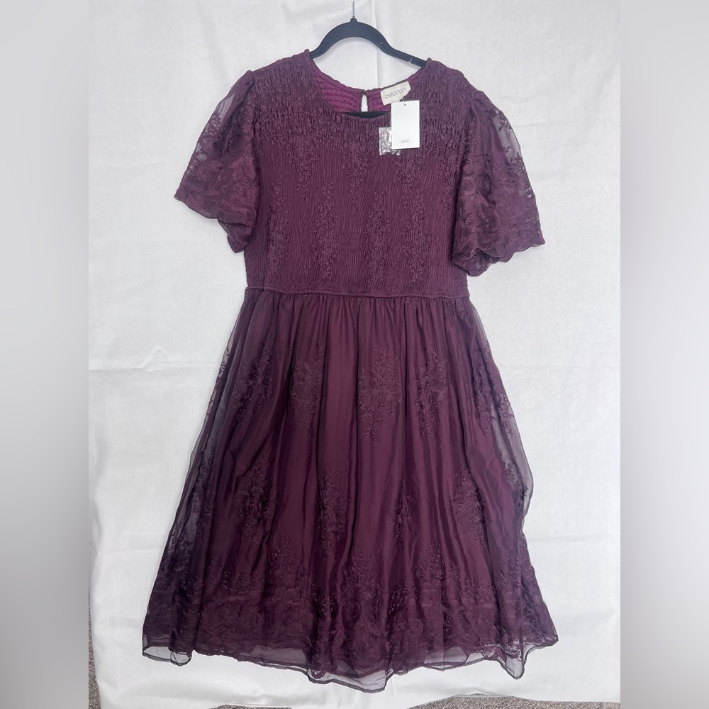 Elegant Women’s Burgundy Lace Dress NWT 1X